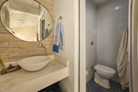 Apartamento para alugar com 210m², 3 quartos e 3 vagasBanheiro