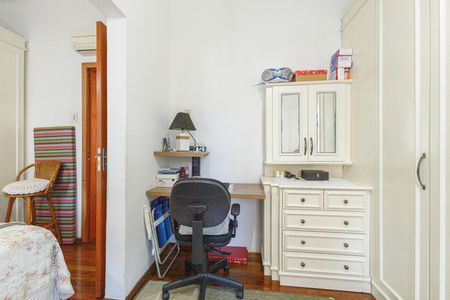 Casa à venda com 232m², 3 quartos e 4 vagasQuarto 2