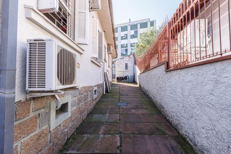 Casa à venda com 232m², 3 quartos e 4 vagasCorredor 