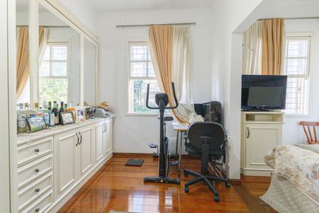 Casa à venda com 232m², 3 quartos e 4 vagasQuarto 2