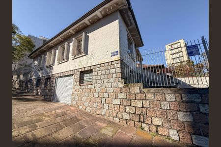 Casa à venda com 232m², 3 quartos e 4 vagasPlaquinha Instalada no dia 31/07 com código THMW-22
