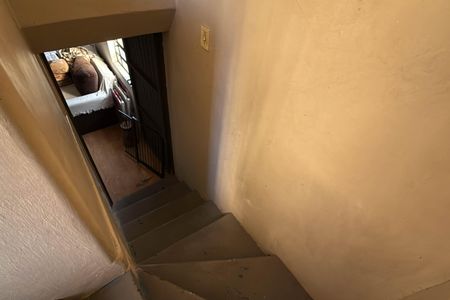 Casa à venda com 232m², 3 quartos e 4 vagasEscadas