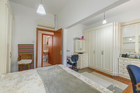 Casa à venda com 232m², 3 quartos e 4 vagasQuarto 2