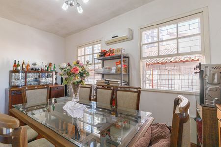 Casa à venda com 232m², 3 quartos e 4 vagasSala 2