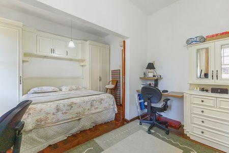 Casa à venda com 232m², 3 quartos e 4 vagasQuarto 2