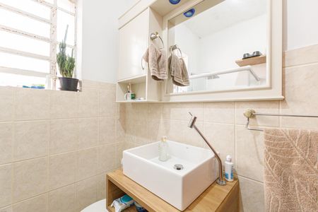 Casa à venda com 232m², 3 quartos e 4 vagasBanheiro Social