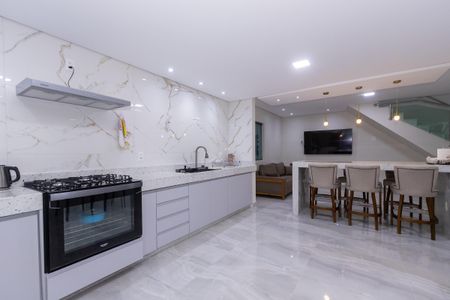 Casa à venda com 360m², 5 quartos e 4 vagas Casa à venda com 360m², 5 quartos e 4 vagasCozinha