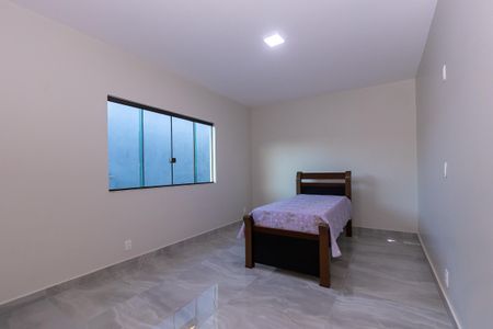 Casa à venda com 360m², 5 quartos e 4 vagas Casa à venda com 360m², 5 quartos e 4 vagasQuarto 2