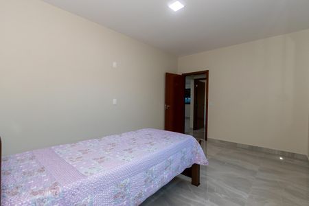 Casa à venda com 360m², 5 quartos e 4 vagas Casa à venda com 360m², 5 quartos e 4 vagasQuarto 2
