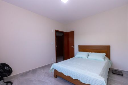 Casa à venda com 360m², 5 quartos e 4 vagas Casa à venda com 360m², 5 quartos e 4 vagasQuarto 3