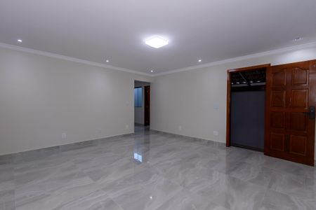Casa à venda com 360m², 5 quartos e 4 vagas Casa à venda com 360m², 5 quartos e 4 vagasSala 1