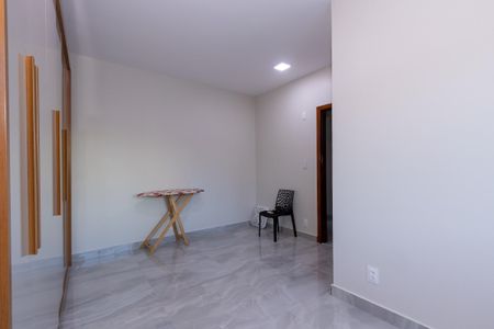 Casa à venda com 360m², 5 quartos e 4 vagas Casa à venda com 360m², 5 quartos e 4 vagasSuíte
