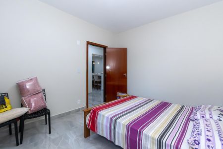 Casa à venda com 360m², 5 quartos e 4 vagas Casa à venda com 360m², 5 quartos e 4 vagasQuarto 4