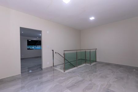 Casa à venda com 360m², 5 quartos e 4 vagas Casa à venda com 360m², 5 quartos e 4 vagasSala 4