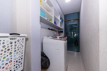 Casa à venda com 360m², 5 quartos e 4 vagas Casa à venda com 360m², 5 quartos e 4 vagasÁrea de Serviço
