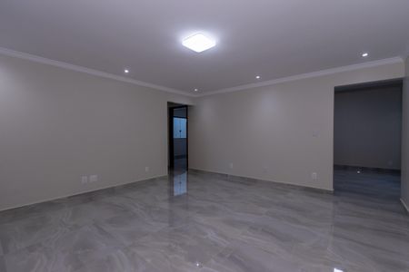 Casa à venda com 360m², 5 quartos e 4 vagas Casa à venda com 360m², 5 quartos e 4 vagasSala 1