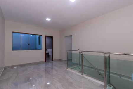 Casa à venda com 360m², 5 quartos e 4 vagas Casa à venda com 360m², 5 quartos e 4 vagasSala 4