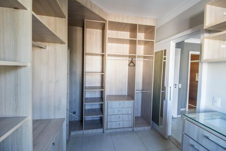 Casa de condomínio à venda com 160m², 3 quartos e sem vagaCloset da suíte