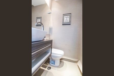 Casa de condomínio à venda com 160m², 3 quartos e sem vagaLavabo