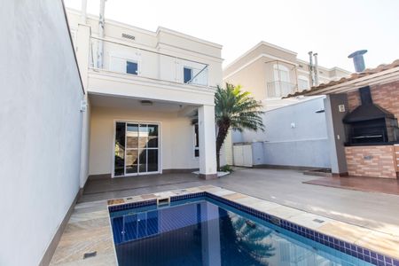 Casa de condomínio à venda com 160m², 3 quartos e sem vagaPiscina