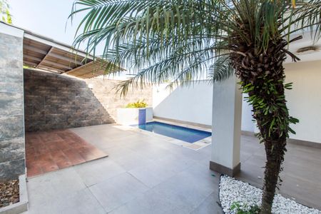 Casa de condomínio à venda com 160m², 3 quartos e sem vagaPiscina