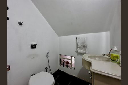 Casa à venda com 150m², 3 quartos e 2 vagas Casa à venda com 150m², 3 quartos e 2 vagasSala