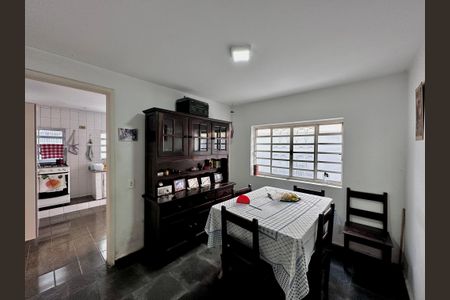 Casa à venda com 150m², 3 quartos e 2 vagas Casa à venda com 150m², 3 quartos e 2 vagasSala