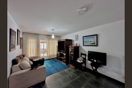 Casa à venda com 150m², 3 quartos e 2 vagas Casa à venda com 150m², 3 quartos e 2 vagasSala