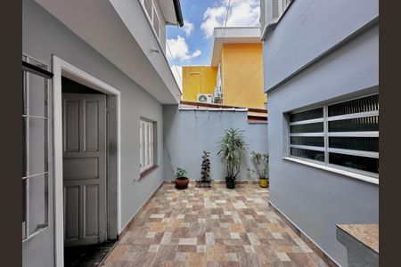 Casa à venda com 150m², 3 quartos e 2 vagas Casa à venda com 150m², 3 quartos e 2 vagasQuintal