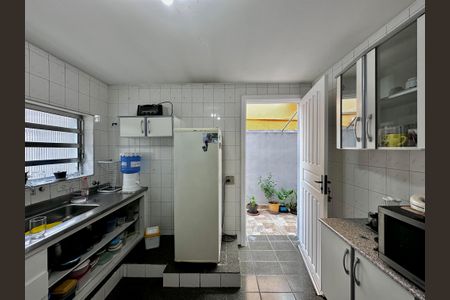 Casa à venda com 150m², 3 quartos e 2 vagas Casa à venda com 150m², 3 quartos e 2 vagasCozinha