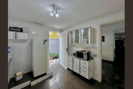 Casa à venda com 150m², 3 quartos e 2 vagas Casa à venda com 150m², 3 quartos e 2 vagasCozinha