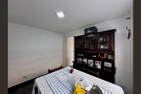 Casa à venda com 150m², 3 quartos e 2 vagas Casa à venda com 150m², 3 quartos e 2 vagasSala