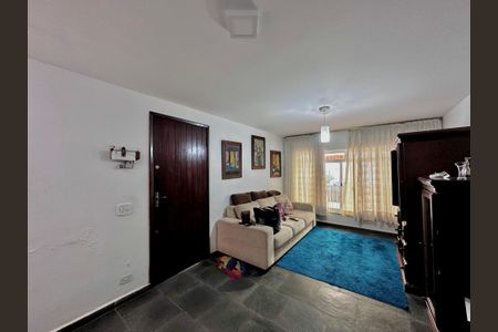 Casa à venda com 150m², 3 quartos e 2 vagas Casa à venda com 150m², 3 quartos e 2 vagasSala