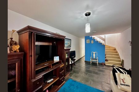 Casa à venda com 150m², 3 quartos e 2 vagas Casa à venda com 150m², 3 quartos e 2 vagasSala