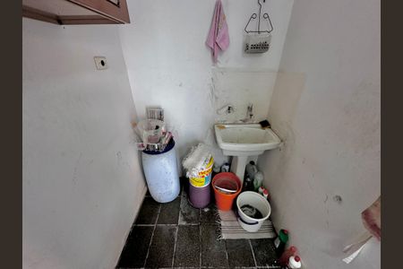 Casa à venda com 150m², 3 quartos e 2 vagas Casa à venda com 150m², 3 quartos e 2 vagasÁrea de Serviço