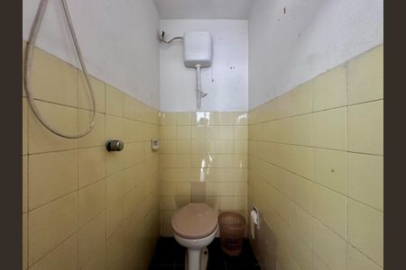 Casa à venda com 150m², 3 quartos e 2 vagas Casa à venda com 150m², 3 quartos e 2 vagasBanheiro de Serviço