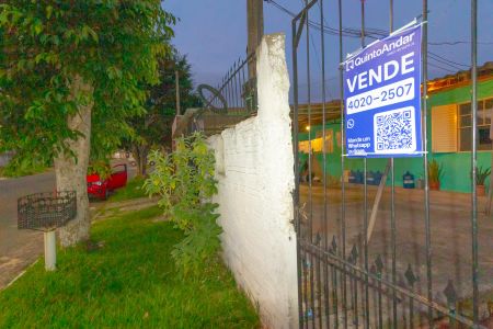 Casa à venda com 70m², 2 quartos e 2 vagas Casa à venda com 70m², 2 quartos e 2 vagasPlaca instalada