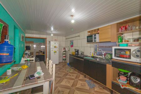 Casa à venda com 70m², 2 quartos e 2 vagas Casa à venda com 70m², 2 quartos e 2 vagasCozinha