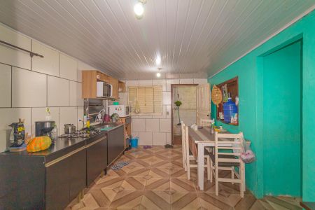 Casa à venda com 70m², 2 quartos e 2 vagas Casa à venda com 70m², 2 quartos e 2 vagasCozinha