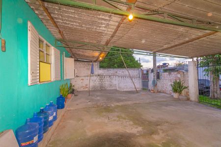 Casa à venda com 70m², 2 quartos e 2 vagas Casa à venda com 70m², 2 quartos e 2 vagasFachada