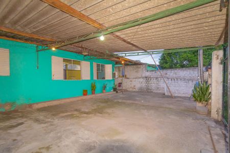 Casa à venda com 70m², 2 quartos e 2 vagas Casa à venda com 70m², 2 quartos e 2 vagasFachada