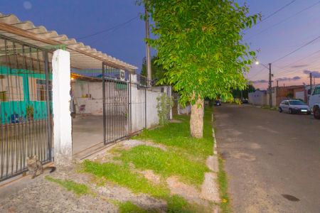 Casa à venda com 70m², 2 quartos e 2 vagas Casa à venda com 70m², 2 quartos e 2 vagasVista da Rua