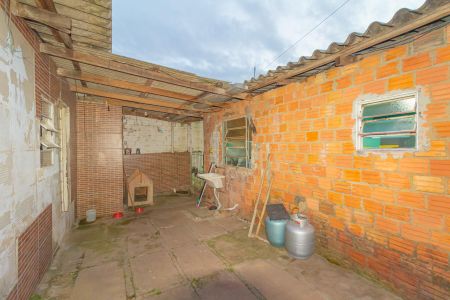 Casa à venda com 70m², 2 quartos e 2 vagas Casa à venda com 70m², 2 quartos e 2 vagasQuintal