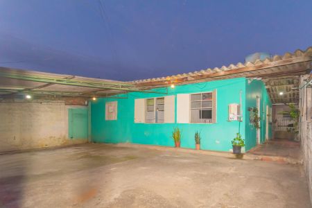 Casa à venda com 70m², 2 quartos e 2 vagas Casa à venda com 70m², 2 quartos e 2 vagasFachada