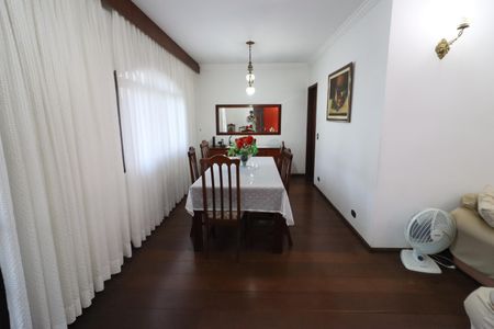 Casa de condomínio à venda com 380m², 6 quartos e 6 vagasSala