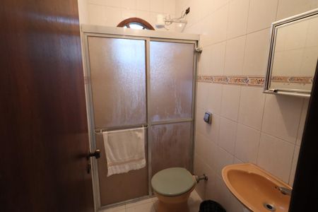 Casa de condomínio à venda com 380m², 6 quartos e 6 vagasBanheiro de serviço