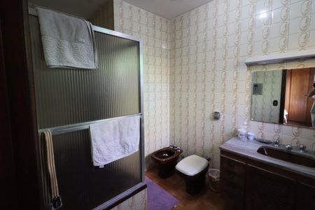 Casa de condomínio à venda com 380m², 6 quartos e 6 vagasBanheiro da Suíte 