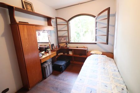 Casa de condomínio à venda com 380m², 6 quartos e 6 vagasQuarto 1