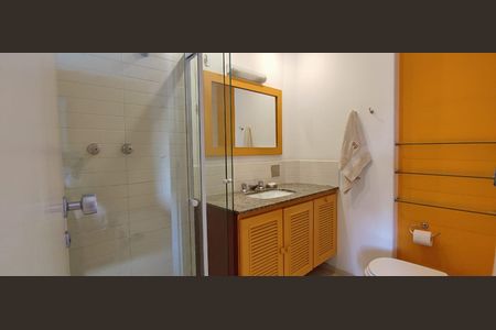 Apartamento à venda com 240m², 3 quartos e 4 vagasBanheiro da Suíte 1