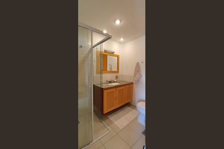 Apartamento à venda com 240m², 3 quartos e 4 vagasBanheiro da Suíte 1